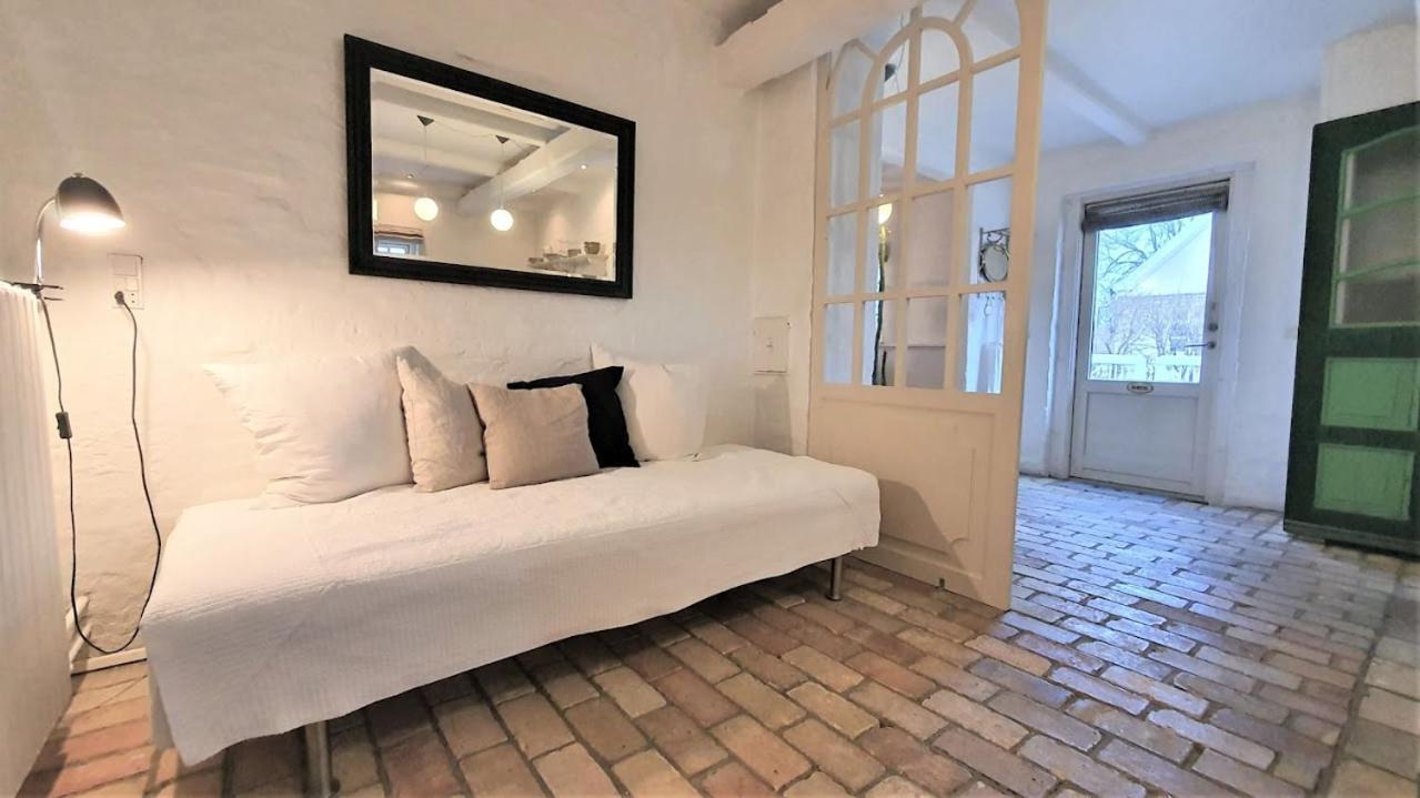 Store Ejlstrup Bed & Breakfast Odense Eksteriør billede