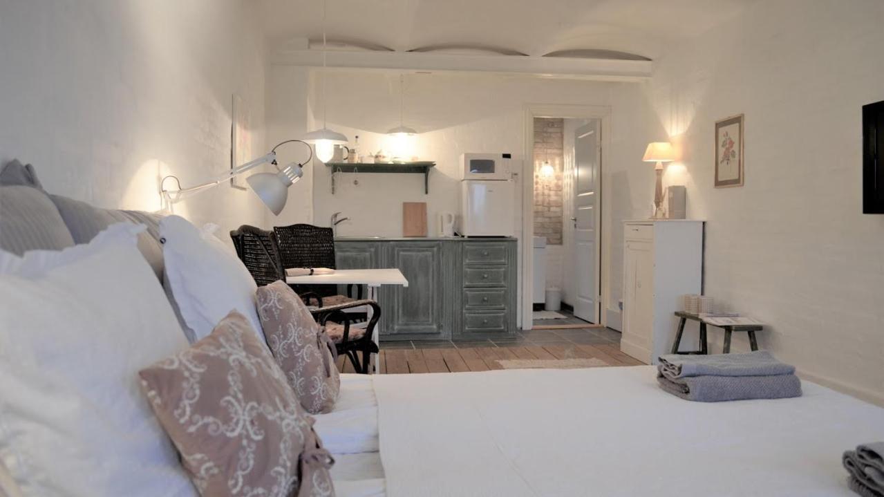 Store Ejlstrup Bed & Breakfast Odense Eksteriør billede