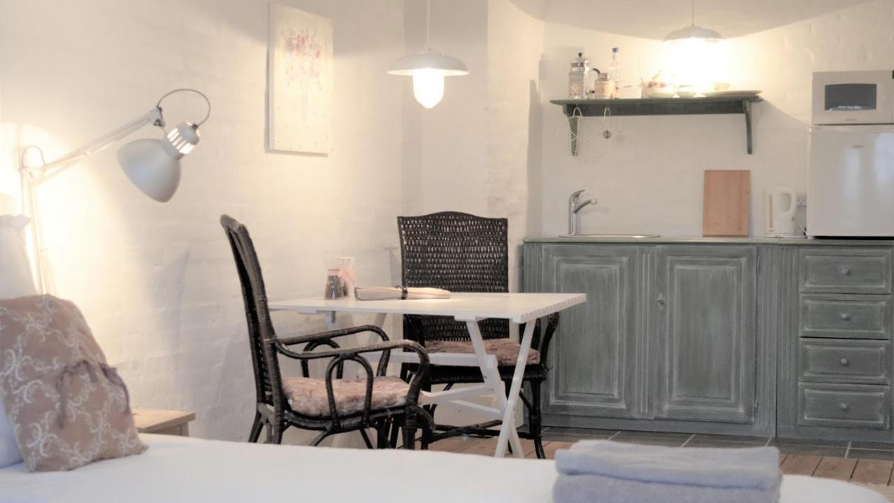 Store Ejlstrup Bed & Breakfast Odense Eksteriør billede
